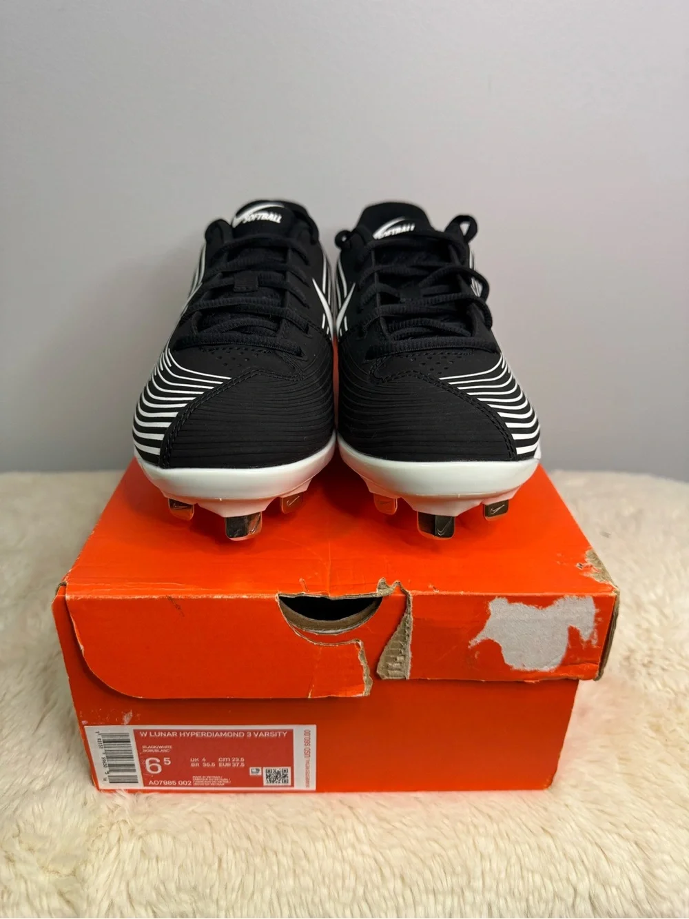 Nike women’s softball